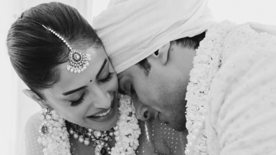This candid Prateik Babbar and Priya Banerjee photo is a beautiful example of the romantic and intimate atmosphere created by black and white photography. This candid Prateik Babbar and Priya Banerjee photo is a beautiful example of the romantic and intimate atmosphere created by black and white photography.