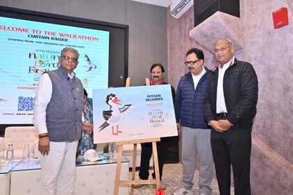 Minister Dr Arun Kumar Saxena, Principal Chief Conservator of Forest Sunil Chaudhary with Sanjay Shrivastav and Lalit Verma