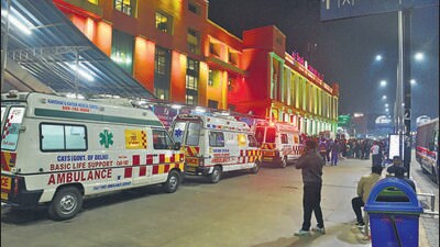 Ambulances lined up outside the New Delhi railway station late on Saturday night. (HT Photo) Ambulances lined up outside the New Delhi railway station late on Saturday night. (HT Photo)