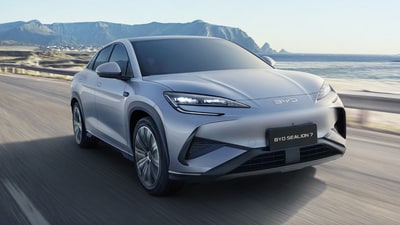 The BYD Sealion 7 will be offered across two variants - Premium and Performance.