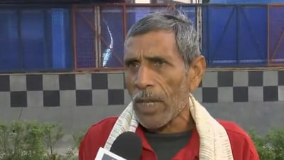 A porter working at the New Delhi Railway Station told ANI about carrying around 15 dead bodies to ambulances following the stampede on Saturday. (ANI) A porter working at the New Delhi Railway Station told ANI about carrying around 15 dead bodies to ambulances following the stampede on Saturday. (ANI)