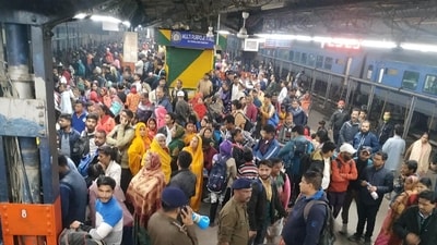 A scene from New Delhi Railway Station after the deadly stampede on Saturday, February 15, 2025. Eyewitnesses said that a sudden rush of passengers led to the chaos, with many people collapsing due to suffocation. (Hindustan Times) A scene from New Delhi Railway Station after the deadly stampede on Saturday, February 15, 2025. Eyewitnesses said that a sudden rush of passengers led to the chaos, with many people collapsing due to suffocation. (Hindustan Times)