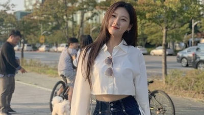 Kim Sae-ron won awards for her roles in A Brand New Life, The Man From Nowhere and others. Kim Sae-ron won awards for her roles in A Brand New Life, The Man From Nowhere and others.