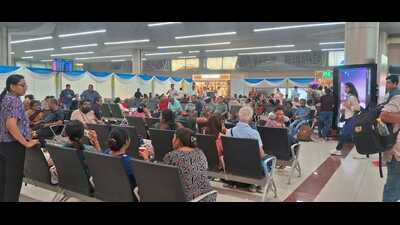 Passengers pack the lobby at Prayagraj airport on Monday (HT Photo) Passengers pack the lobby at Prayagraj airport on Monday (HT Photo)