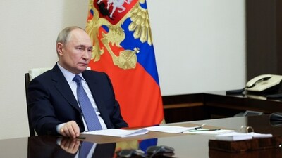 Russian President Vladimir Putin speaks to Governor of Sevastopol Mikhail Razvozhayev during their meeting via videoconference at the Novo-Ogaryovo state residence outside Moscow, Russia, Friday, Feb. 14, 2025. (AP) Russian President Vladimir Putin speaks to Governor of Sevastopol Mikhail Razvozhayev during their meeting via videoconference at the Novo-Ogaryovo state residence outside Moscow, Russia, Friday, Feb. 14, 2025. (AP)