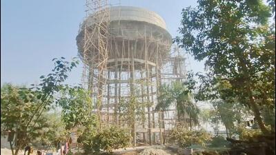 The tank was being built as part of ‘Jal Jeevan Mission’, a central government scheme to provide tap water to every rural house, when some of the workers fell off from about 20 metres high platform. (Sakib Ali/HT Photo) The tank was being built as part of ‘Jal Jeevan Mission’, a central government scheme to provide tap water to every rural house, when some of the workers fell off from about 20 metres high platform. (Sakib Ali/HT Photo)