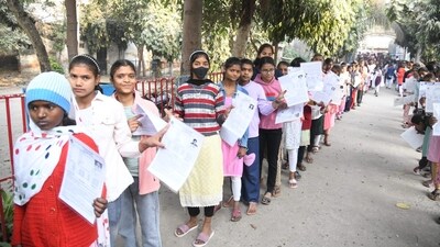All students must carry their admit cards. Without hall tickets, candidates will not be allowed to enter the examination hall. (Santosh Kumar) All students must carry their admit cards. Without hall tickets, candidates will not be allowed to enter the examination hall. (Santosh Kumar)