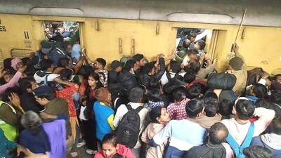 The aftermath of the stampede at New Delhi Railway Station on Saturday, February 15, 2025. Preliminary investigations suggest that overcrowding on platforms, caused by train delays, led to the tragedy. (Hindustan Times) The aftermath of the stampede at New Delhi Railway Station on Saturday, February 15, 2025. Preliminary investigations suggest that overcrowding on platforms, caused by train delays, led to the tragedy. (Hindustan Times)