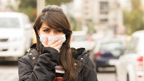 A new study found that 50% of lung cancer patients are non-smokers. Experts say air pollution is contributing to the rise in lung cancer cases. (Shutterstock) A new study found that 50% of lung cancer patients are non-smokers. Experts say air pollution is contributing to the rise in lung cancer cases. (Shutterstock)