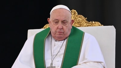 (FILES) Pope Francis celebrates the mass for the Jubilee of the Armed Forces at St. (AFP) (FILES) Pope Francis celebrates the mass for the Jubilee of the Armed Forces at St. (AFP)