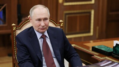 Russian President Vladimir Putin attends a meeting with Governor of Kamchatka Territory Vladimir Solodov in Moscow. (Reuters)