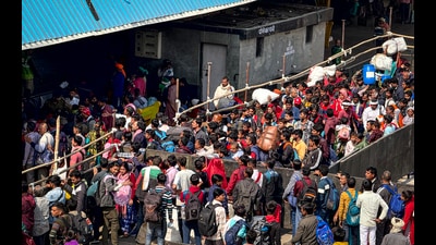Railway officers and the railway protection (RPF) force will monitor the station to ensure smooth operations.  (HT PHOTO)