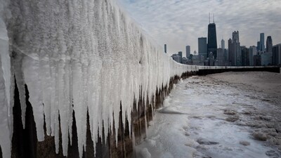 CHICAGO, ILLINOIS - FEBRUARY 17: Ice collects along the shore of Lake Michigan as temperatures were in the single-digits for most of the day on February 17, 2025 in Chicago, Illinois. Temperatures are expected to remain below normal in the city for the remainder of the week. Scott Olson/Getty Images/AFP (Photo by SCOTT OLSON / GETTY IMAGES NORTH AMERICA / Getty Images via AFP) (Getty Images via AFP) CHICAGO, ILLINOIS - FEBRUARY 17: Ice collects along the shore of Lake Michigan as temperatures were in the single-digits for most of the day on February 17, 2025 in Chicago, Illinois. Temperatures are expected to remain below normal in the city for the remainder of the week. Scott Olson/Getty Images/AFP (Photo by SCOTT OLSON / GETTY IMAGES NORTH AMERICA / Getty Images via AFP) (Getty Images via AFP)