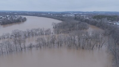 A general view of a flooded area in Bowling Green, Kentucky, U.S., February 16, 2025 in this picture obtained from social media. @crispytaytortot via X/via REUTERS  THIS IMAGE HAS BEEN SUPPLIED BY A THIRD PARTY. MANDATORY CREDIT. NO RESALES. NO ARCHIVES. (via REUTERS)