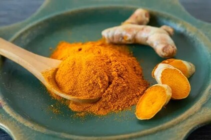 Turmeric: Turmeric is loaded with anti-inflammatory properties and can help in alleviating skin itching and dryness. (Unsplash) Turmeric: Turmeric is loaded with anti-inflammatory properties and can help in alleviating skin itching and dryness. (Unsplash)