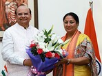 Leader of the BJP Legislative Party Rekha Gupta calls on Delhi Lieutenant Governor Vinai Kumar Saxena to stake claim to form the government in Delhi.
Leader of the BJP Legislative Party Rekha Gupta calls on Delhi Lieutenant Governor Vinai Kumar Saxena to stake claim to form the government in Delhi.
