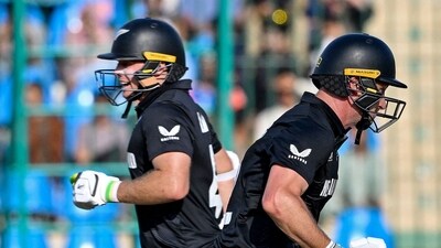 Centuries by Will Young and Tom Latham, coupled with New Zealand now allowing the Pakistan batters any kind of momentum in the first 25 overs of their chase, helped the Kiwis beat the hosts by 60 runs to get off to a dominant start to the 2025 Champions Trophy. New Zealand scored 320/5 in 50 overs and Pakistan were all out for 260 runs. (AFP) Centuries by Will Young and Tom Latham, coupled with New Zealand now allowing the Pakistan batters any kind of momentum in the first 25 overs of their chase, helped the Kiwis beat the hosts by 60 runs to get off to a dominant start to the 2025 Champions Trophy. New Zealand scored 320/5 in 50 overs and Pakistan were all out for 260 runs. (AFP)
