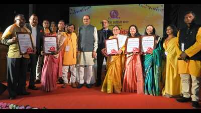 Deputy chief minister Brajesh Pathak inaugurates the two-day Sahitya Sankalp in Lucknow on Wednesday. (HT Photo) Deputy chief minister Brajesh Pathak inaugurates the two-day Sahitya Sankalp in Lucknow on Wednesday. (HT Photo)
