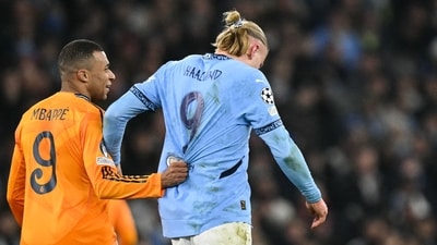 Real Madrid's French forward #09 Kylian Mbappe (L) pulls the jersey of Manchester City's Norwegian striker #09 Erling Haaland during the UEFA Champions League football match between Manchester City and Real Madrid at the Etihad Stadium. (AFP) Real Madrid's French forward #09 Kylian Mbappe (L) pulls the jersey of Manchester City's Norwegian striker #09 Erling Haaland during the UEFA Champions League football match between Manchester City and Real Madrid at the Etihad Stadium. (AFP)