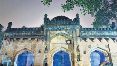 Neeli Masjid in Hauz Khas Enclave. (HT Photo) Neeli Masjid in Hauz Khas Enclave. (HT Photo)