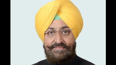 Punjab LoP Partap Singh Bajwa said members of PSEB engineers’ association have exposed the AAP party fund scam, which needs to be probed in a fair and transparent manner. (HT File)