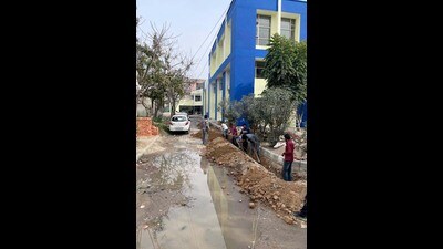 Sewer pipes being laid near the mother and child wing at the civil hospital in Ludhiana on Wednesday. (HT Photo) Sewer pipes being laid near the mother and child wing at the civil hospital in Ludhiana on Wednesday. (HT Photo)