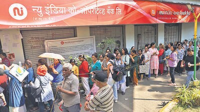 Thane, India - February 14, 2025: Panic spreads among account holders at New India Co-op Bank Thane Vasant Vihar branch after RBI restrictions, Account holders are seen crowding outside Thane branch at vasant vihaar in thane to remove valuables from their lockers ,in Thane,in Mumbai, India, on, Friday, February -14, 2024. ( Praful Gangurde /HT Photo ) Thane, India - February 14, 2025: Panic spreads among account holders at New India Co-op Bank Thane Vasant Vihar branch after RBI restrictions, Account holders are seen crowding outside Thane branch at vasant vihaar in thane to remove valuables from their lockers ,in Thane,in Mumbai, India, on, Friday, February -14, 2024. ( Praful Gangurde /HT Photo )