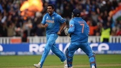 MS Dhoni went to his trusted hero, Ashwin, for the final over with 15 needed. The offie produced six excellent deliveries MS Dhoni went to his trusted hero, Ashwin, for the final over with 15 needed. The offie produced six excellent deliveries