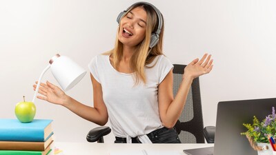 New research shows workflow music improves mood and cognitive performance. (Freepik) New research shows workflow music improves mood and cognitive performance. (Freepik)