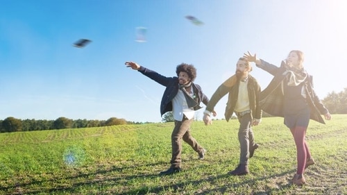 Digital detox helps one have better social interactions. (Photo: Olaser) Digital detox helps one have better social interactions. (Photo: Olaser)