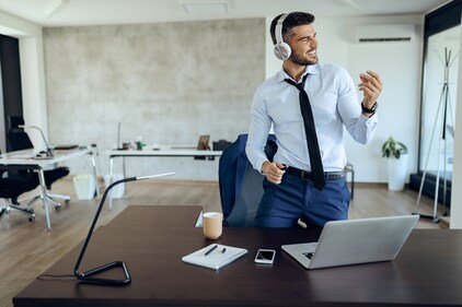 Participants who listened to workflow music showed improved speed and accuracy. (Freepik) Participants who listened to workflow music showed improved speed and accuracy. (Freepik)