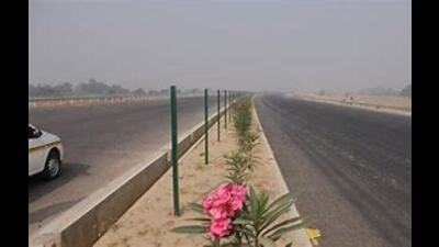 Agra-Lucknow Expressway (File) Agra-Lucknow Expressway (File)