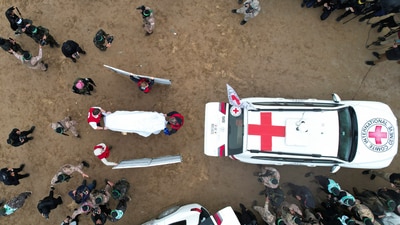Why coffins of 4 Israeli hostages were passed through metal detectors (REUTERS/Stringer) (REUTERS)