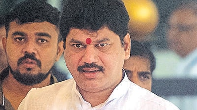 Mumbai, India - August 17, 2022: MLA Dhananjay Munde (C) enters Vidhan Bhavan during the first day of the monsoon session of Maharashtra Legislature Assembly in Mumbai, India, on Wednesday, August 17, 2022. (Photo by Satish Bate/ Hindustan Times) (Satish Bate/HT PHOTO) Mumbai, India - August 17, 2022: MLA Dhananjay Munde (C) enters Vidhan Bhavan during the first day of the monsoon session of Maharashtra Legislature Assembly in Mumbai, India, on Wednesday, August 17, 2022. (Photo by Satish Bate/ Hindustan Times) (Satish Bate/HT PHOTO)