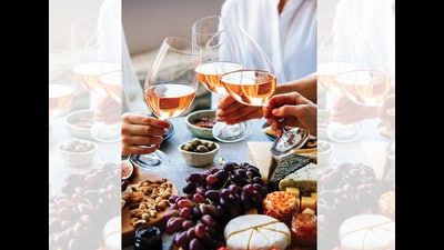 Offer guests a choice between specific drinks; asking them what they want confuses them. (ADOBE STOCK) Offer guests a choice between specific drinks; asking them what they want confuses them. (ADOBE STOCK)