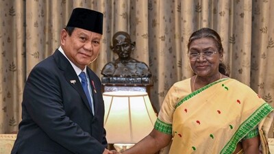 President Droupadi Murmu with President of Indonesia Prabowo Subianto (President's Office) President Droupadi Murmu with President of Indonesia Prabowo Subianto (President's Office)
