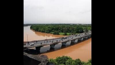 The central government will provide 85% of the funds while the PMC will contribute 15%. Additionally, ₹350 crore will be spent on maintenance and repair, which will be covered by the PMC. (REPRESENTATIVE PHOTO) The central government will provide 85% of the funds while the PMC will contribute 15%. Additionally, ₹350 crore will be spent on maintenance and repair, which will be covered by the PMC. (REPRESENTATIVE PHOTO)