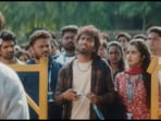 The film blends humour, romance, and life lessons, emphasizing the importance of honesty and parental sacrifices while showcasing engaging performance. The film blends humour, romance, and life lessons, emphasizing the importance of honesty and parental sacrifices while showcasing engaging performance.