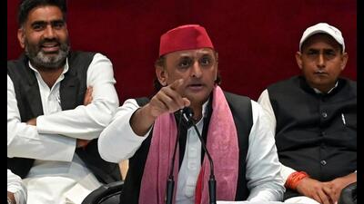 Akhilesh Yadav alleged that the BJP government is playing with the economy of the country and state with its wrong economic policies. (File Photo)
