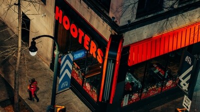 Hooters is collaborating with the law firm Ropes & Gray to prepare for a filing (Unsplash) Hooters is collaborating with the law firm Ropes & Gray to prepare for a filing (Unsplash)