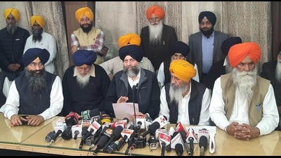 Sameer Sehgal/HTSGPC general secretary Sher Singh Mandwala addressing a press conference in Amritsar on Friday.