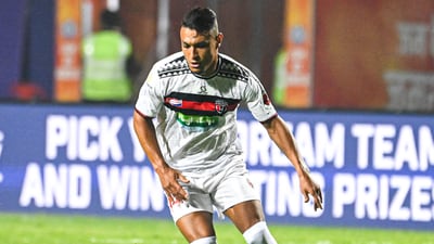 Alaaeddine Ajaraie in action for NorthEast United.