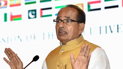 The union minister questioned whether Air India's management was cheating passengers with such treatment (Ritik Jain) The union minister questioned whether Air India's management was cheating passengers with such treatment (Ritik Jain)