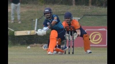 Chasing 182 for victory, Warriors faced an early setback at 53/2. However, a 90-run partnership between Aarush Bhandari and Kunal Mahajan brought stability to their innings (Sant Arora/HT) Chasing 182 for victory, Warriors faced an early setback at 53/2. However, a 90-run partnership between Aarush Bhandari and Kunal Mahajan brought stability to their innings (Sant Arora/HT)