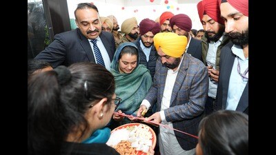 Punjab chief minister Bhagwant Singh Mann inaugurating a new Sub-Divisional Complex in Bhawanigarh on Saturday. (HT Photo)