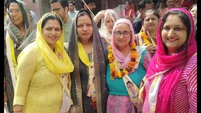 Rimple Yadav (centre), a former councillor is contesting from Ward 2 in Gurugram. (HT PHOTO) Rimple Yadav (centre), a former councillor is contesting from Ward 2 in Gurugram. (HT PHOTO)