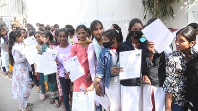 The second shift of the English exam, for paper code 213, is from 2 pm to 5:15 pm (Santosh Kumar) The second shift of the English exam, for paper code 213, is from 2 pm to 5:15 pm (Santosh Kumar)