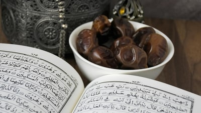 The first meal before fasting is called Suhoor. It is eaten before dawn. and with a prayer, the fast is started. As the daytime ends, the fast is broken with dates and water. Along with this, a gratitude prayer is also expressed. (Pexels) The first meal before fasting is called Suhoor. It is eaten before dawn. and with a prayer, the fast is started. As the daytime ends, the fast is broken with dates and water. Along with this, a gratitude prayer is also expressed. (Pexels)