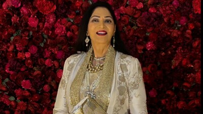 Simi Garewal was seen at the wedding wearing a cream and golden outfit. Simi Garewal was seen at the wedding wearing a cream and golden outfit.