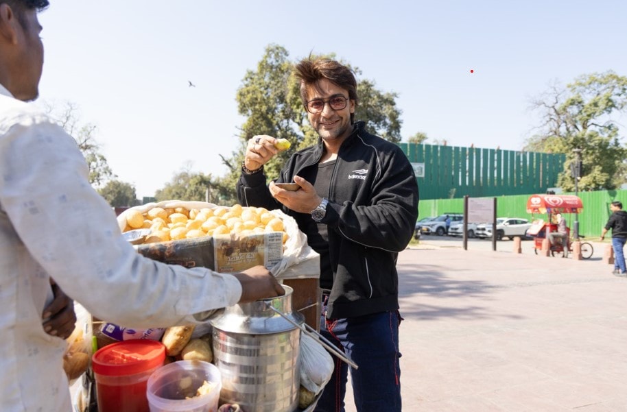 Shalin treats himself to gol gappas in Delhi(Rajessh Kashyap/HT)